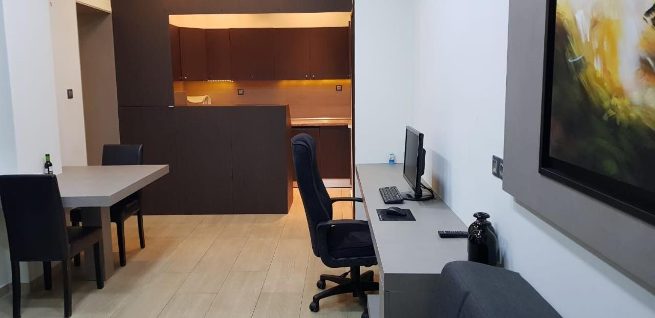 Minimal In Paleo Faliro Apartment